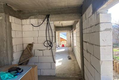 Casă cu 4 camere în Central - 3