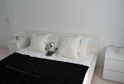 Apartament cu 3 camere semidecomandat în Central