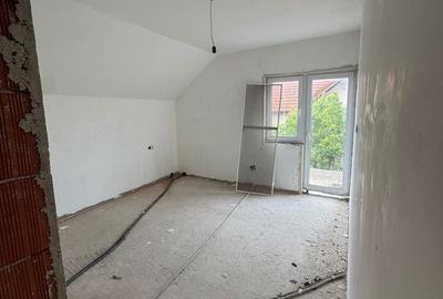 Casă cu 5 camere cu Teren 300 Mp în Sânmartin - 5