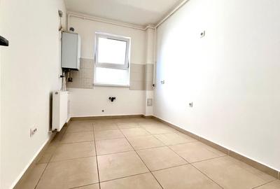 Apartament cu 2 camere decomandat în Tractorul - 2