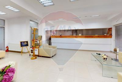 Cladire generoasa si versatila, cu destinatie medicala si comerciala - 37