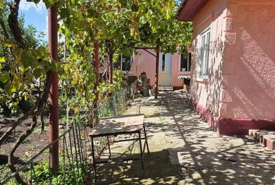 Casă cu 3 camere în 23 August - 8