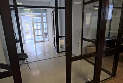 Spațiu comercial, de 180 mp, în Central - 17