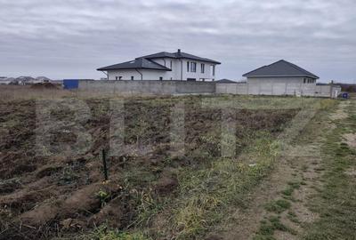 Teren de 753 mp, în Nufărul