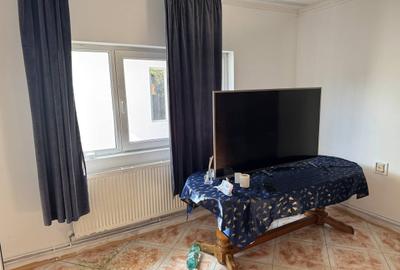 Casă cu 7 camere cu Teren 490 Mp în Central - 16