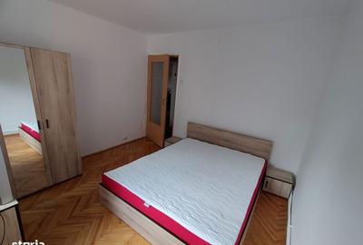 Apartament cu 4 camere decomandat în Central