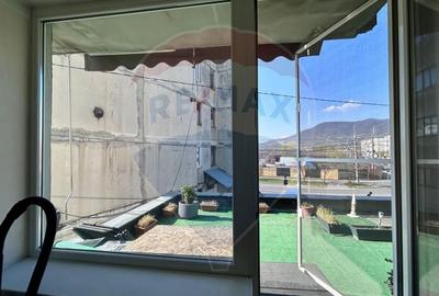 Apartament cu 3 camere decomandat, mobilat în Depozitelor - 13