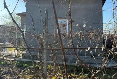 Casă cu 3 camere în Cioroboreni - 1