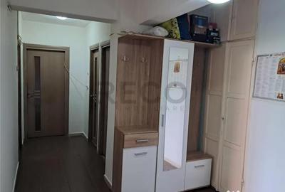 Apartament cu 3 camere decomandat în Nufărul - 4