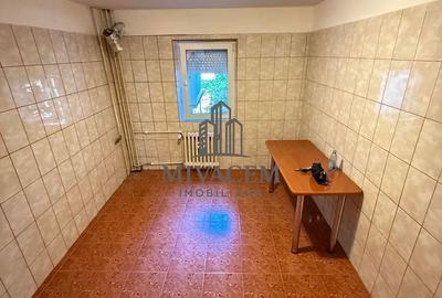 Apartament cu 4 camere decomandat în Calea București - 3