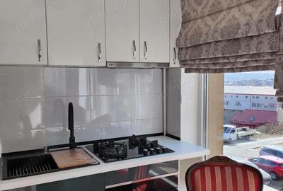 Apartament cu 3 camere decomandat în Păcurari - 2