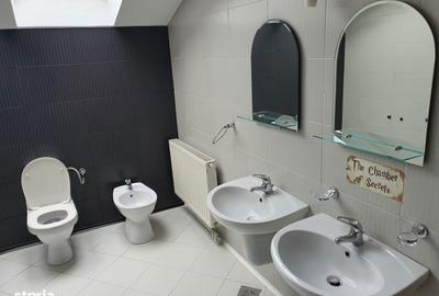 Casă cu 4 camere cu Teren 65 Mp în Central - 1