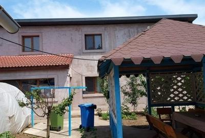 Casă individuală cu 4 camere cu Garaj în Lazu - 9