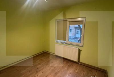 Apartament cu 3 camere decomandat în Miorița