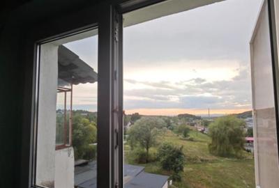 Apartament 2 camere, decomandat, spa?ios, zona lini?tita - 3