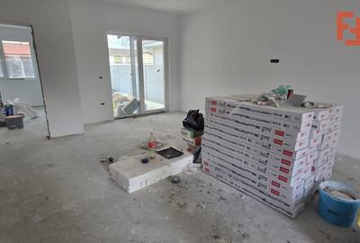 Duplex cu 4 camere cu Canalizare în Moșnița Nouă - 2