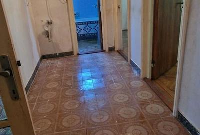 Apartament cu 3 camere decomandat în Tomis II - 12