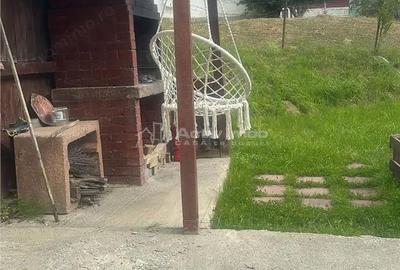 Casă cu 8 camere cu Teren 1000 Mp în Moieciu - 1