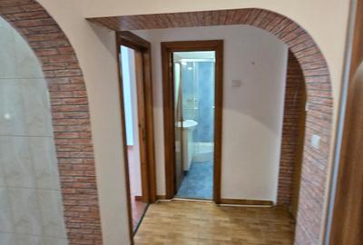 2 camere de vanzare , etaj superior, central  Focsani - 1