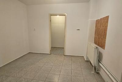 Apartament cu 3 camere decomandat în Aradului - 2