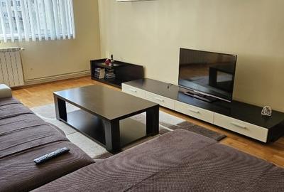Apartament cu 3 camere decomandat, mobilat în Alfa - 8