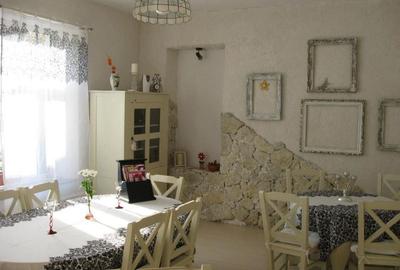 Apartament cu 8 camere decomandat în Central - 8