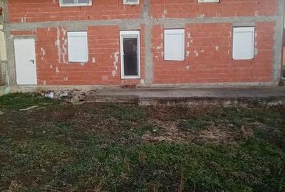 Casă cu 5 camere cu Teren 1000 Mp în Peciu Nou - 7