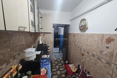 Apartament cu 3 camere nedecomandat în Micro III - 16