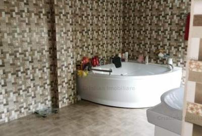 Casă cu 5 camere cu Canalizare în Central - 15