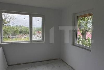 Casă cu 2 camere cu Teren 1000 Mp în Central - 2