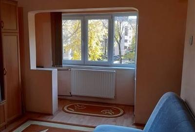 Garsonieră semidecomandată, mobilată în Lipovei