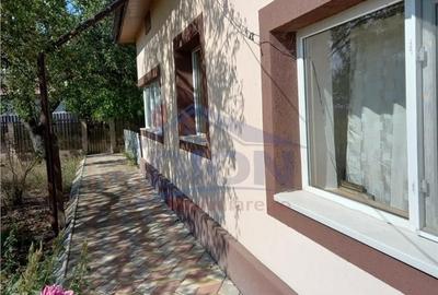 Casă cu 4 camere în Central - 1