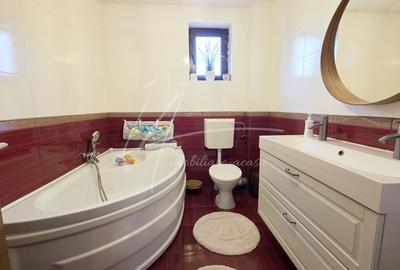 Stil, confort si liniste – casa perfecta pentru familia ta - 47