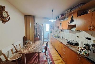 3 camere decomandat, centrala termica, etaj intermediar aproape de Complexul Stu - 8