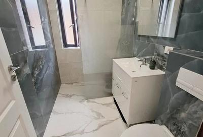 Apartament cu 3 camere decomandat în Central - 1