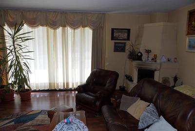 Casă individuală cu 10 camere cu Garaj în Gruia - 5