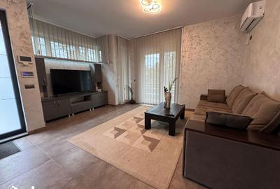 Apartament cu 3 camere decomandat, mobilat în Bucium