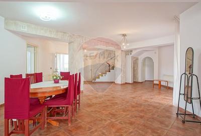 Casă individuală cu 9 camere cu Canalizare în Primăverii - 7