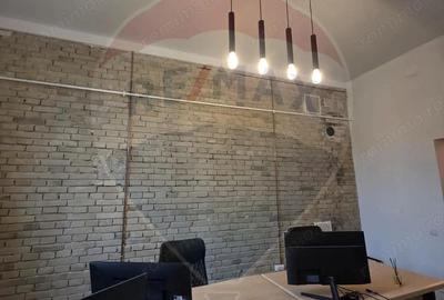 Spațiu comercial, de 25 mp, în Central - 5