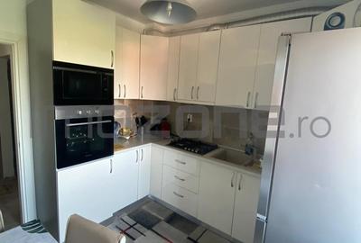 Trei camere langa Policlinica, zona de case, loc parcare - 1