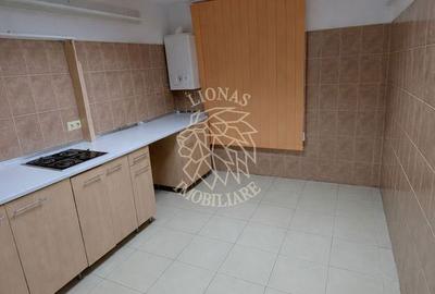 Spațiu comercial, de 55 mp, în Central - 4