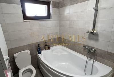 Apartament de 3 camere, zona Sud , bloc nou - 10