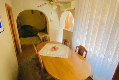 Apartament cu 4 camere în Central - 1