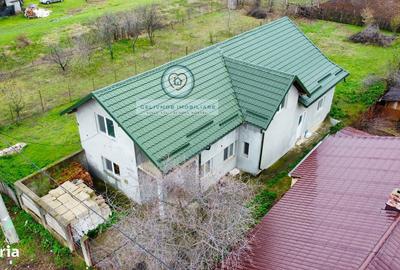 Casă cu 9 camere cu Teren 1000 Mp în Târgșoru Vechi - 12