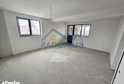 Casă cu 8 camere cu Teren 600 Mp în Central - 2