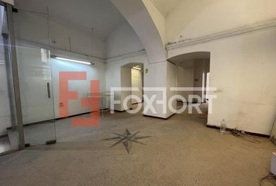 Spatiu comercial, Parter + Demisol, 200 mp, in Piata Liberta
