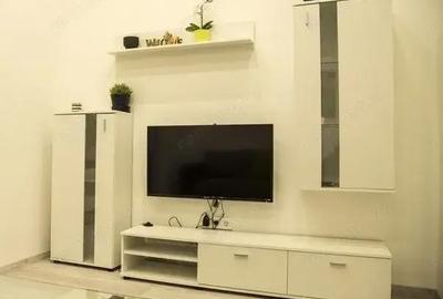 Apartament cu 2 camere decomandat în Take Ionescu