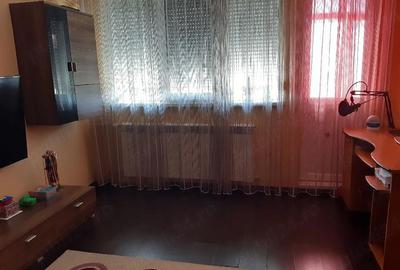 Apartament cu 2 camere semidecomandat în 1 Mai - 3