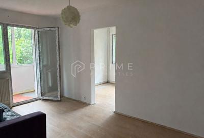 Apartament cu 3 camere semidecomandat în Dâmbu Pietros