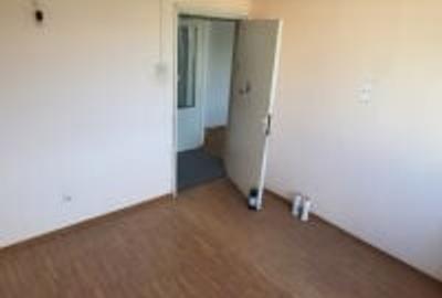 Apartament cu 3 camere semidecomandat în Central - 10
